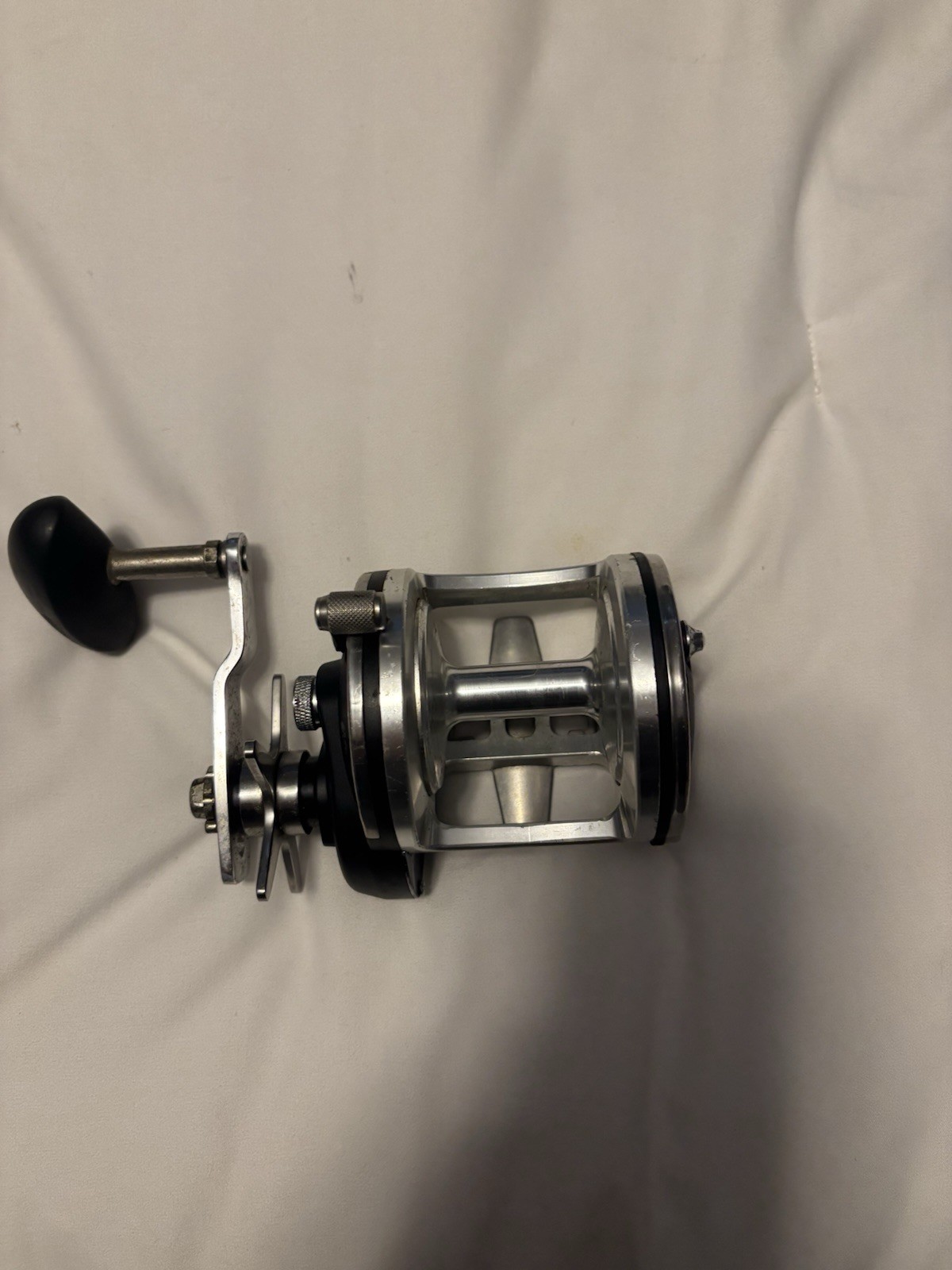 Okuma Catalina CT-30CS Right Hand Star Drag Baitcast Reel 6.2:1 15lb Silver