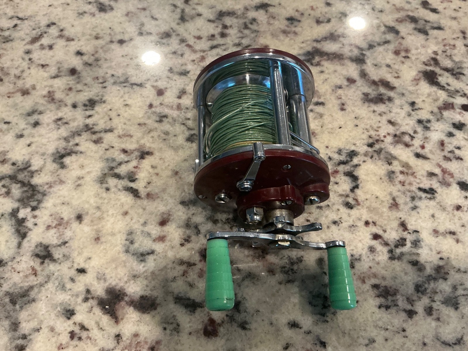 Vintage Penn Peer No. 109 Baitcasting Fishing Reel Dark Red A+