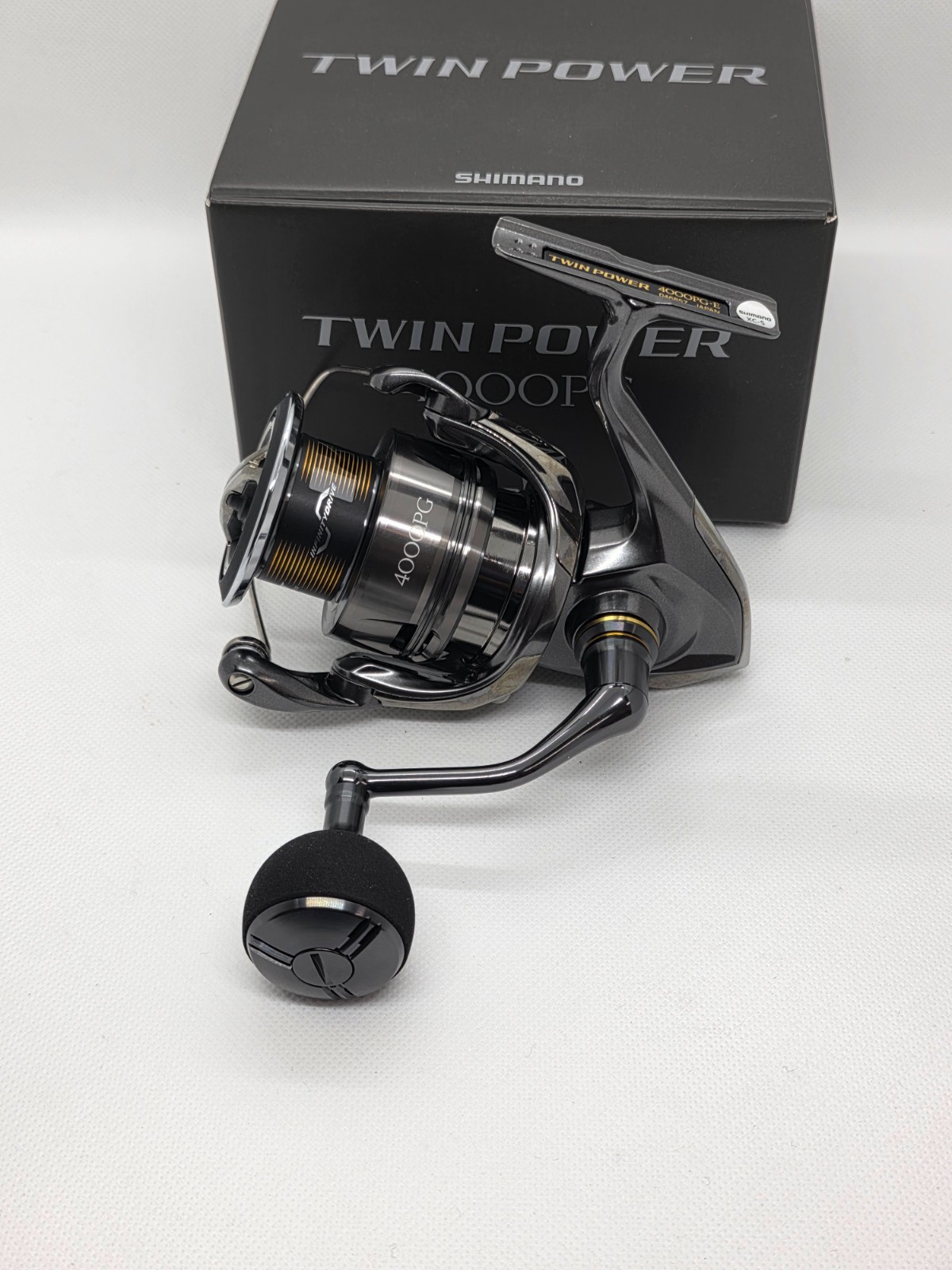 Shimano 24 TWIN POWER 4000PG Spinning Reel Fishing
