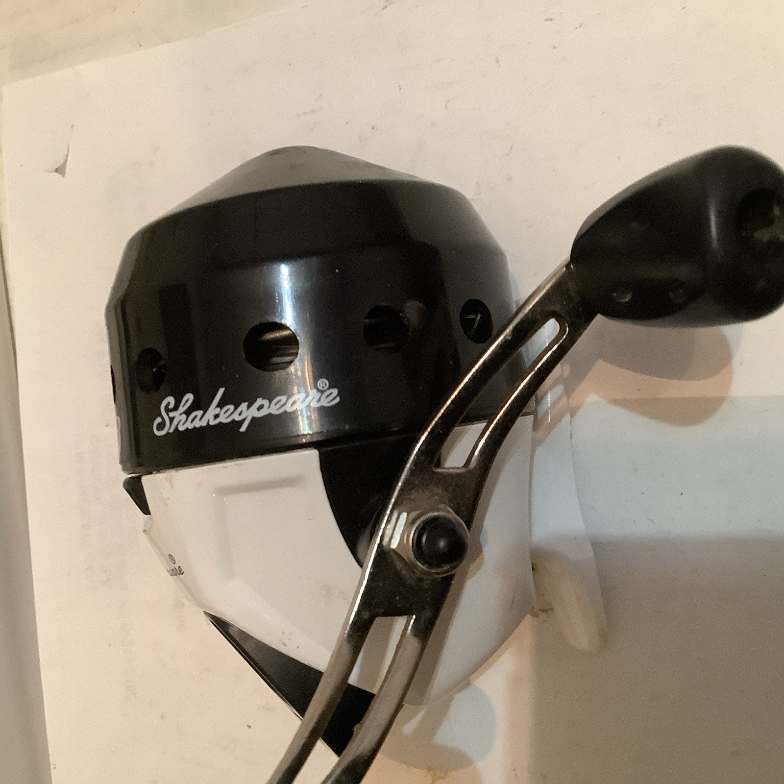 SHAKESPEARE TIGER TIGRA#15 CLOSED-FACE SPINCASTING REEL🐠