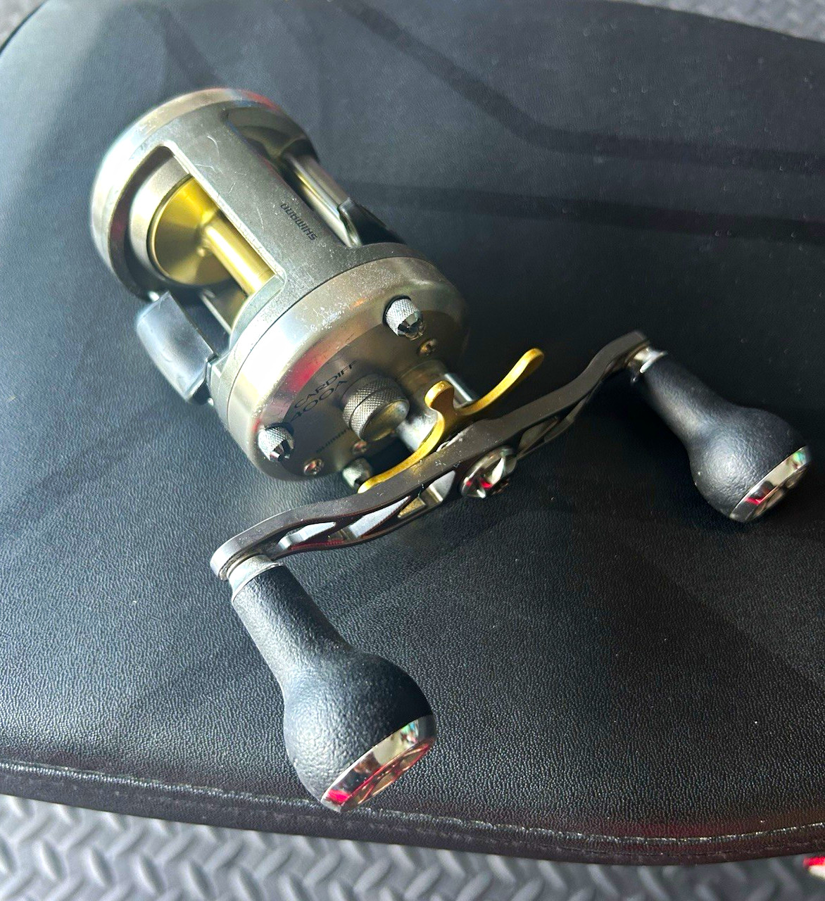 Shimano Cardiff 400A 400 Baitcast Reel Star Drag Silver/Gold/Black