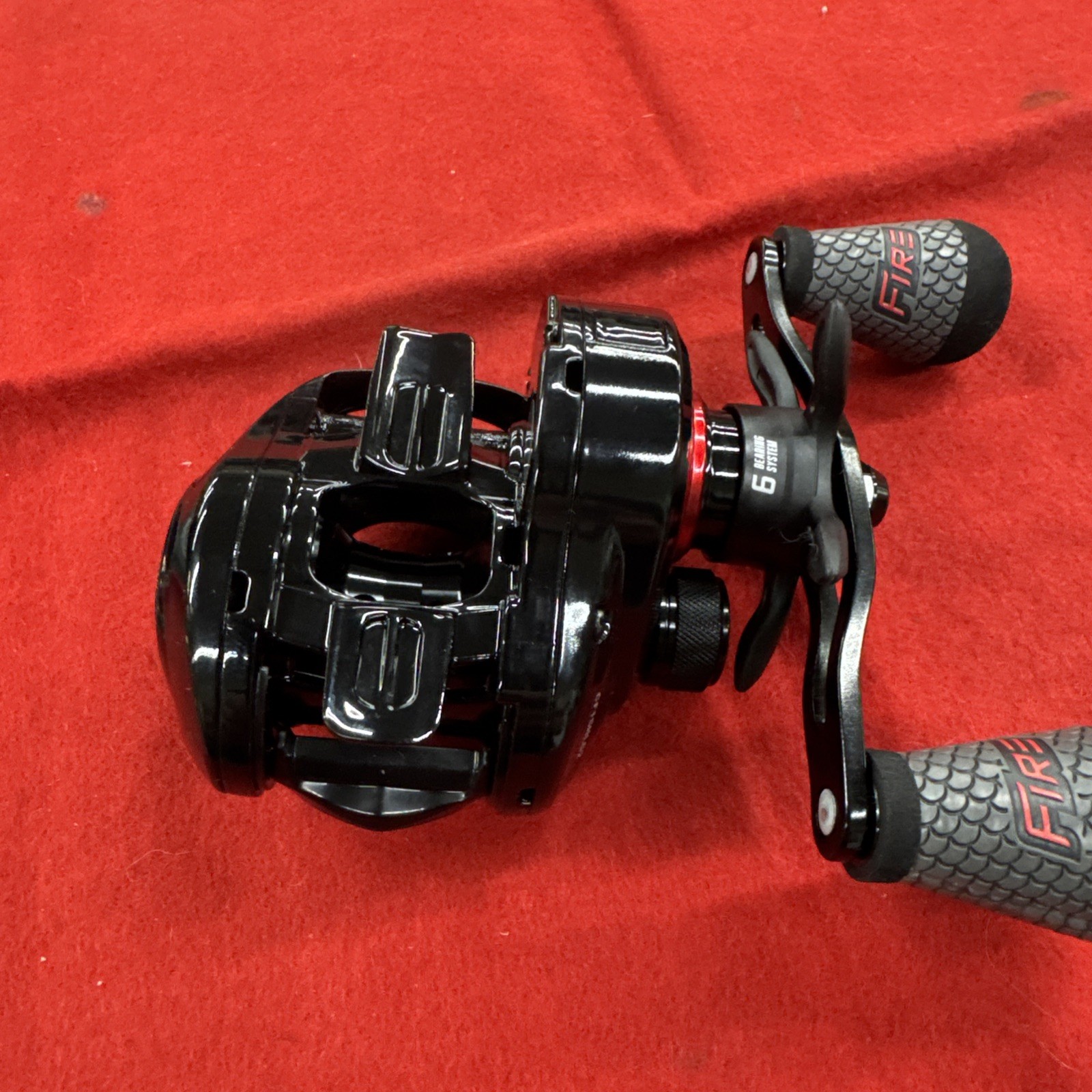 Lew’s Carbon Fire Baitcast Reel Left Handed (CF1SHLG2C)… FREE S&H!