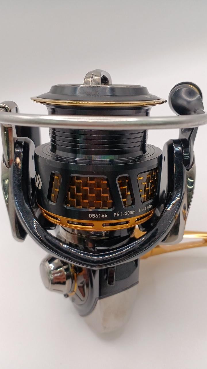 Daiwa Morethan 2510PE-H Spinning Reel, 14 lb, 10.2 oz, Scratched Condition