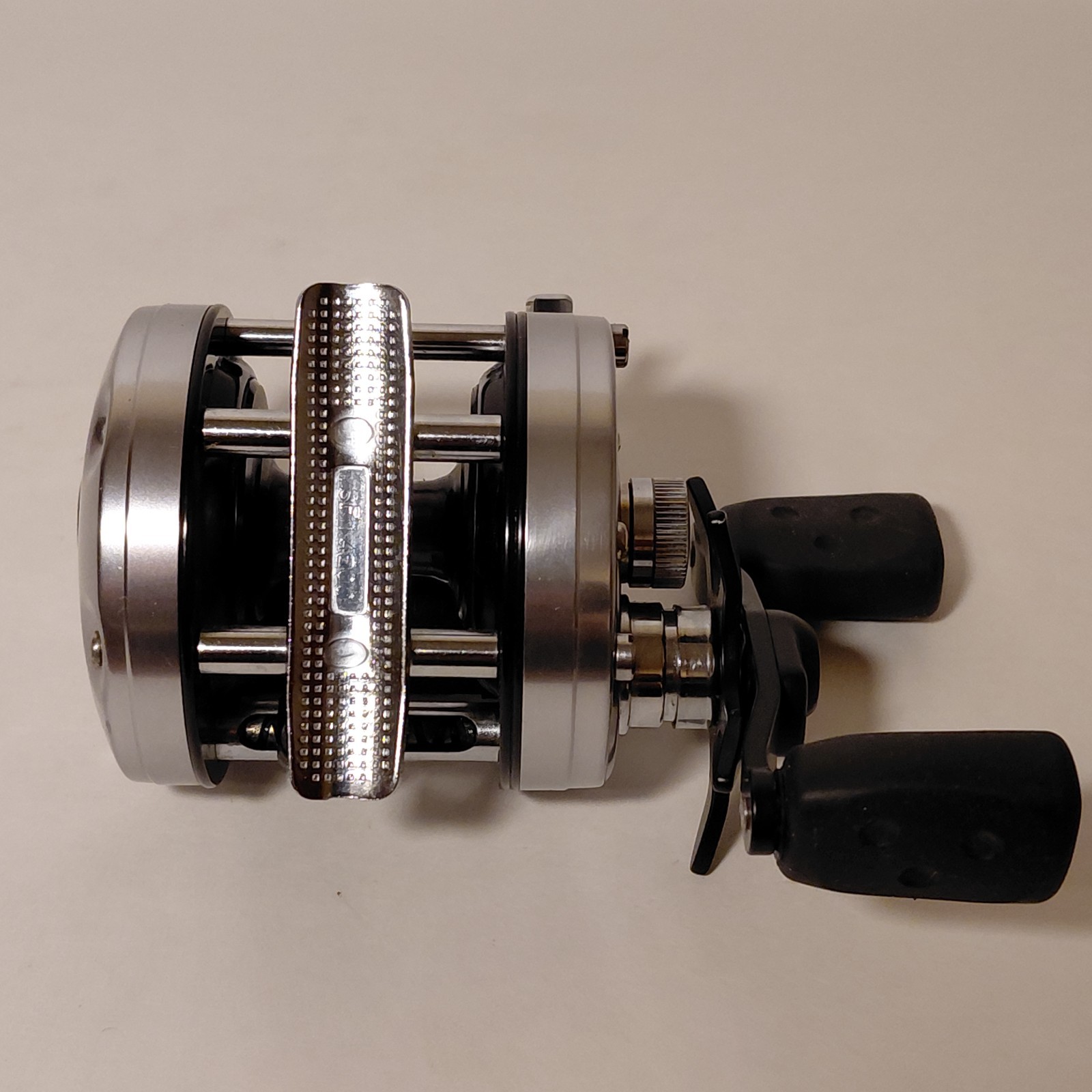 Abu Garcia C3-5500 Ambassadeur C3 Classic 5500 Baitcasting Reel 5.3:1 Right Hand