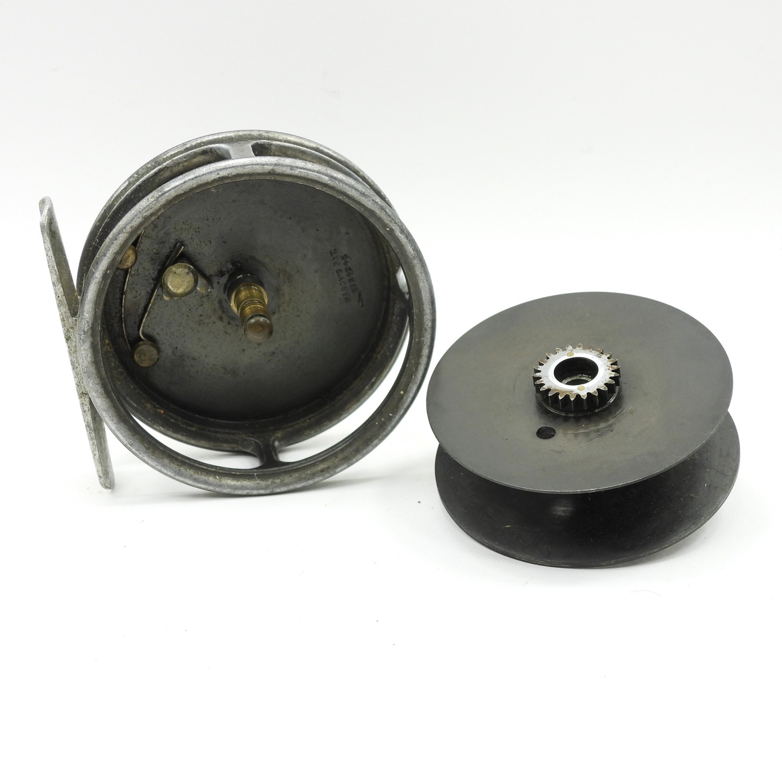 Hardy „Uniqua“ Fly Fishing Reel. 2 7/8″. Iver Johnson Sporting Goods.