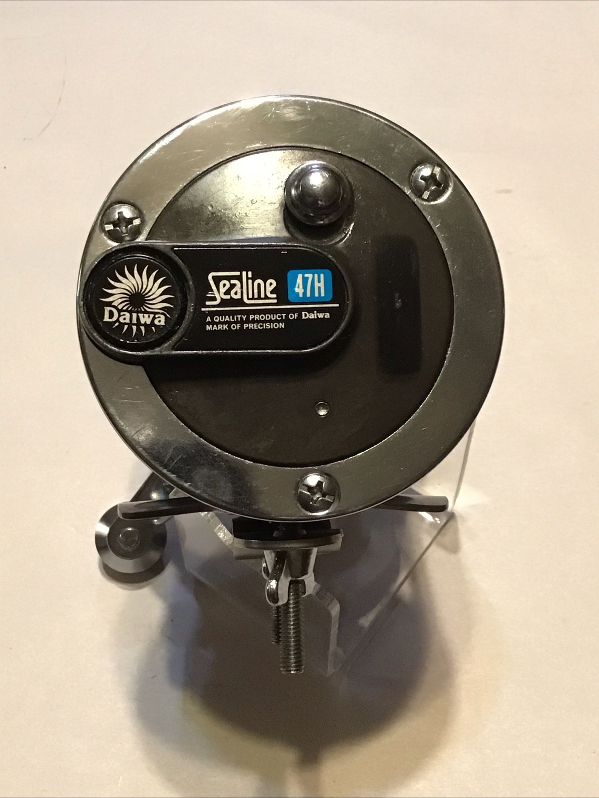 Daiwa Sealine 47H Fishing Reel, rod clamps, tools, Lube,Manual & Original Box