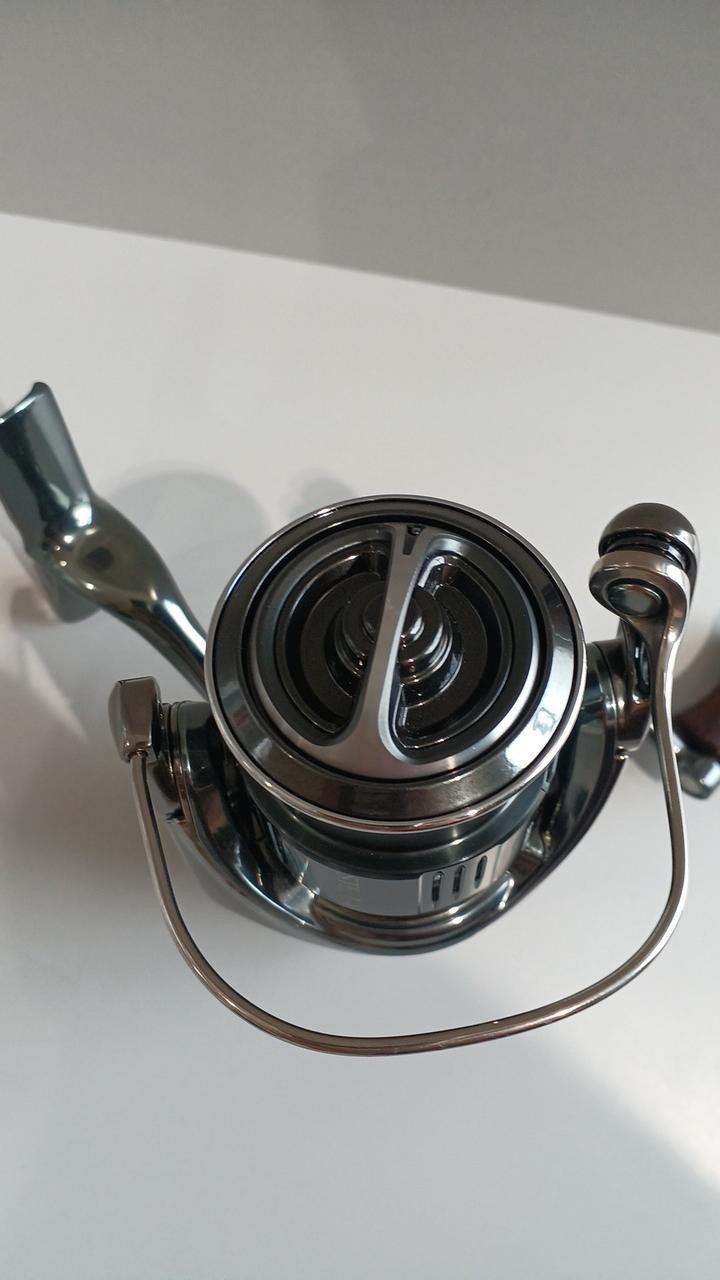 2022 Shimano Stella C2000S Spinning Reel 5.1:1 Gear 3kg 170g From Japan