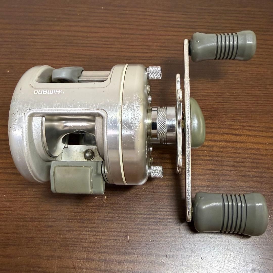 Shimano 92 Calcutta 100 Silver Baitcasting Reel Japan Used