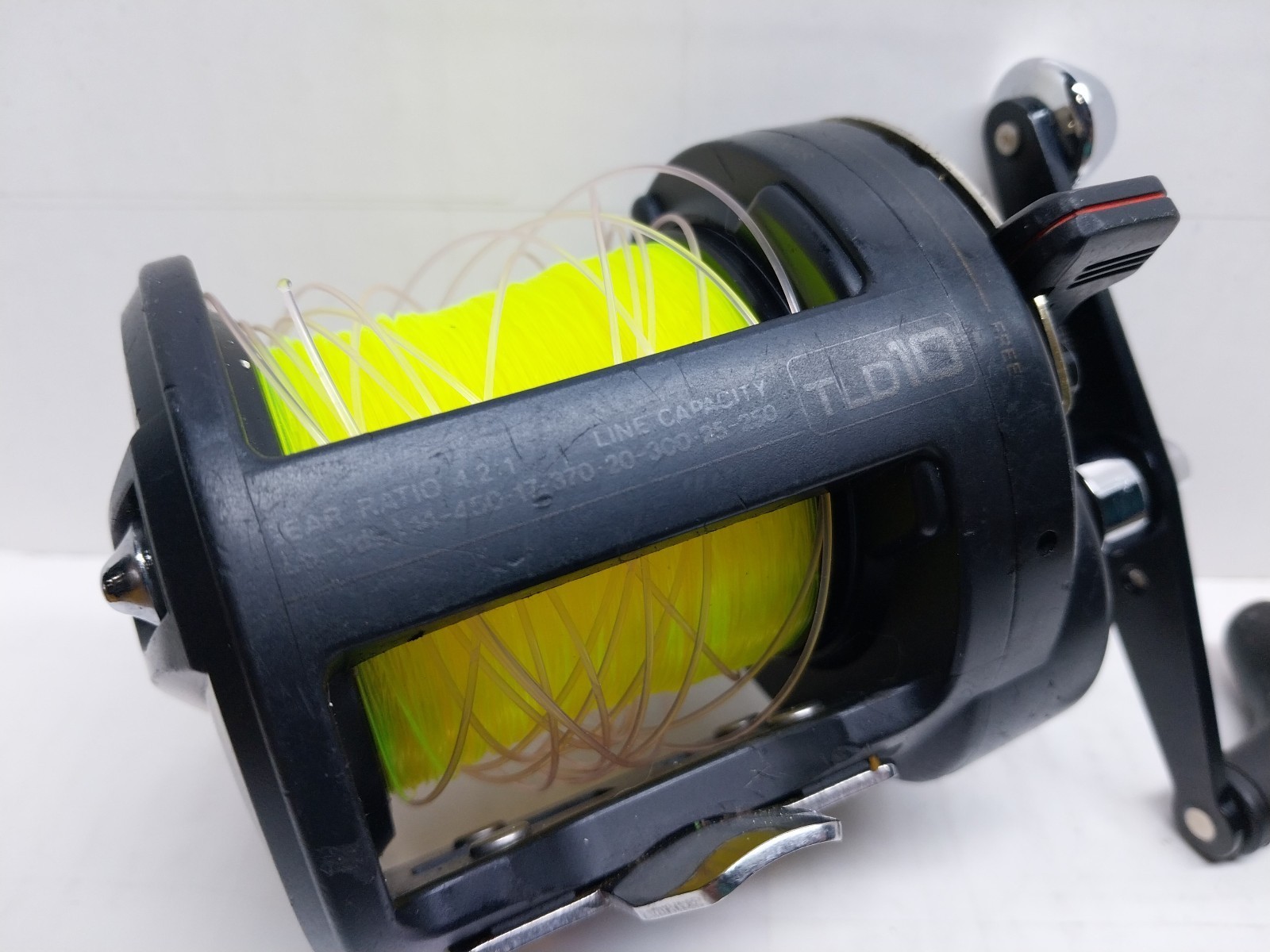 Shimano TLD 10 Triton Graphite Titanium Conventional Lever Drag Reel 4.2:1 Ratio
