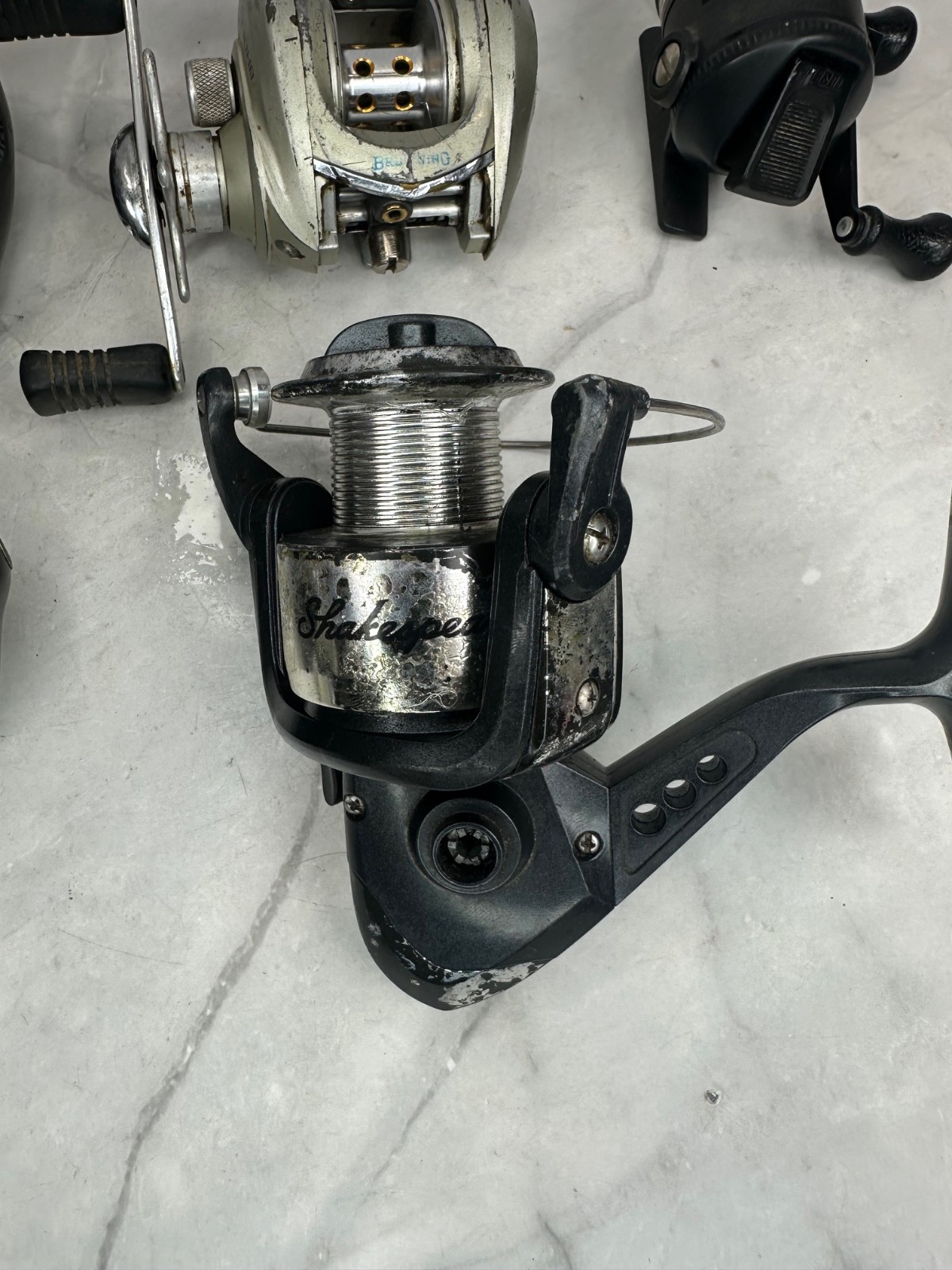 Lot of 5 Fishing Reels Bronson/Browning/Shakespeare/Quantum/Zebco – PARTS/REPAIR