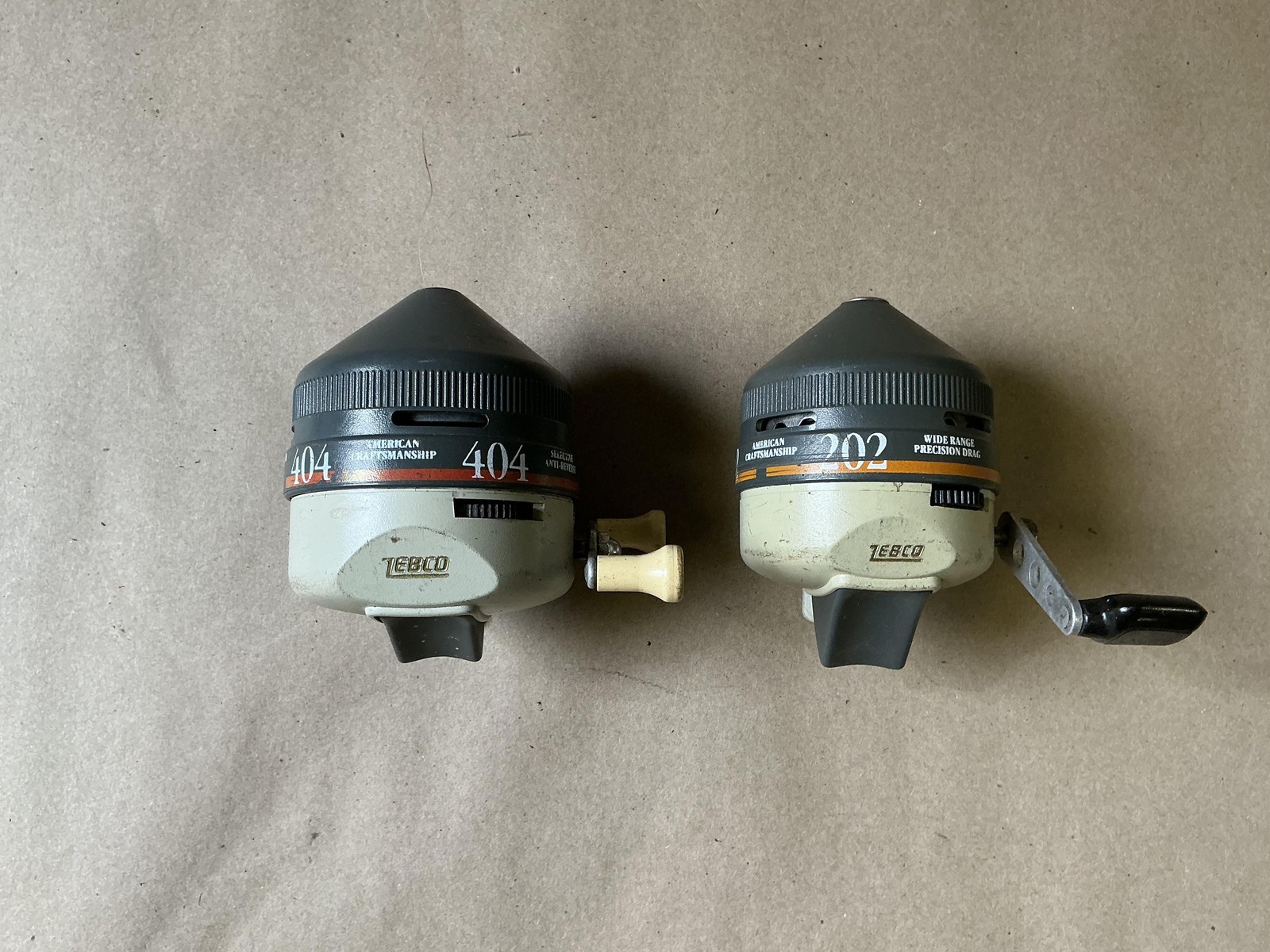 Vintage Lot 2 Zebco 404 202 Spincast Fishing Reels Right Hand Gray Freshwater