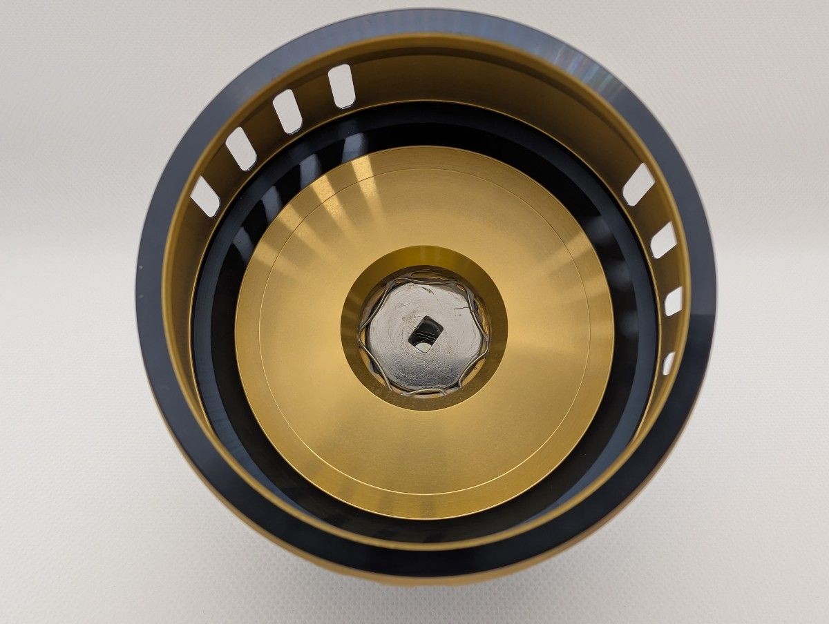 Daiwa SLP Works 25 Saltiga Spool 25000 (Gold/Navy Blue)