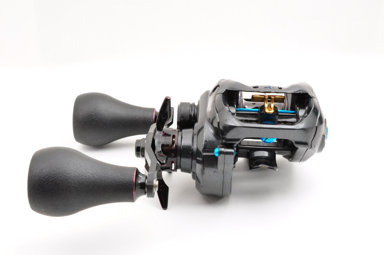 Daiwa Megabass Rhodium 81 RH 200g 8.1:1 No Box Black Used Baitcast Reel Fishing