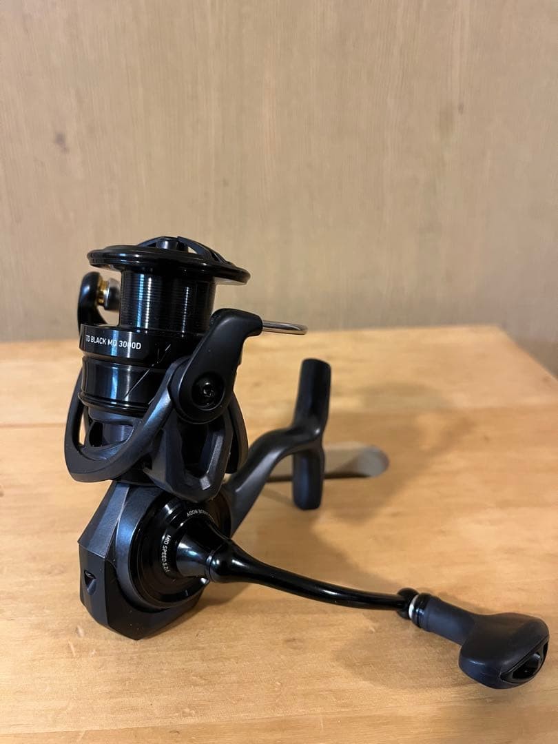 DAIWA 21 TD BLACK MQ 3000D Spinning Reel Excellent Condition Outdoor Fishing