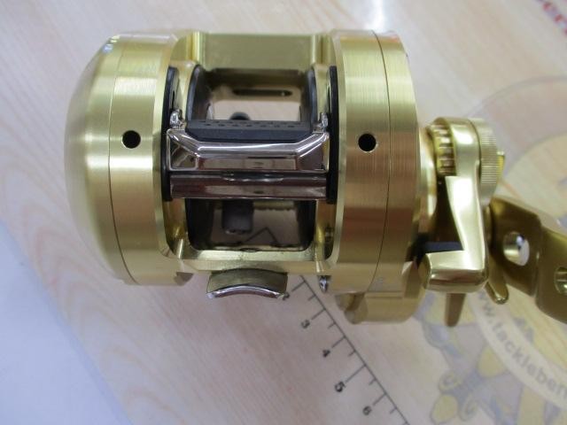 Shimano 18 OCEA CONQUEST CT 300PG Baitcast Reel 03821 Excellent Condition