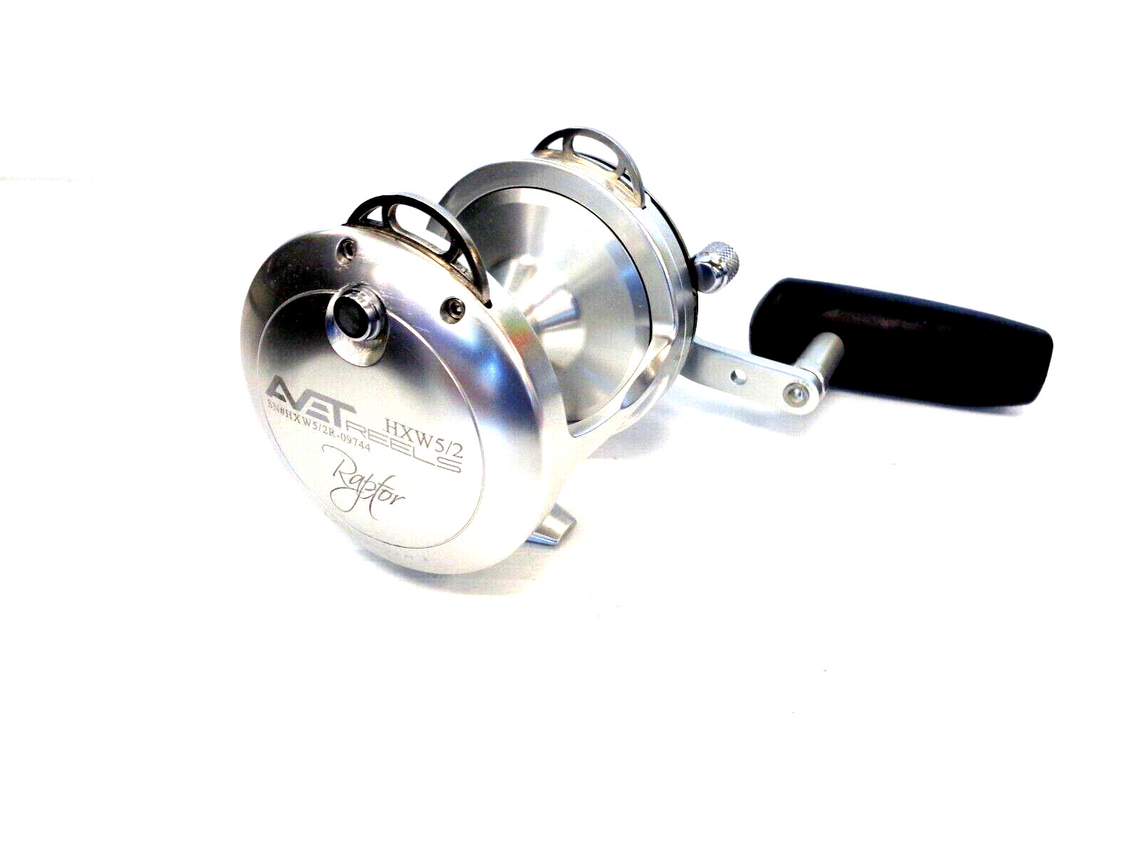 Avet HXW5/2 RAPTOR Two-Speed Lever Drag Reel – Right Handed – SILVER