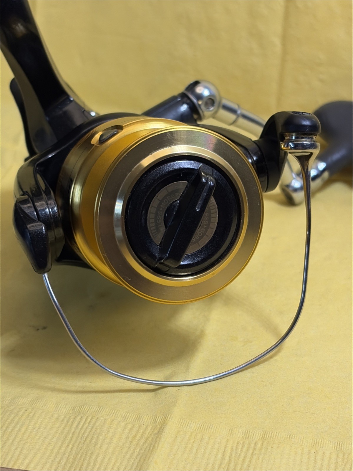 Shimano Baitrunner 4000D Big Game Saltwater Spinning Reel Clean and Nice