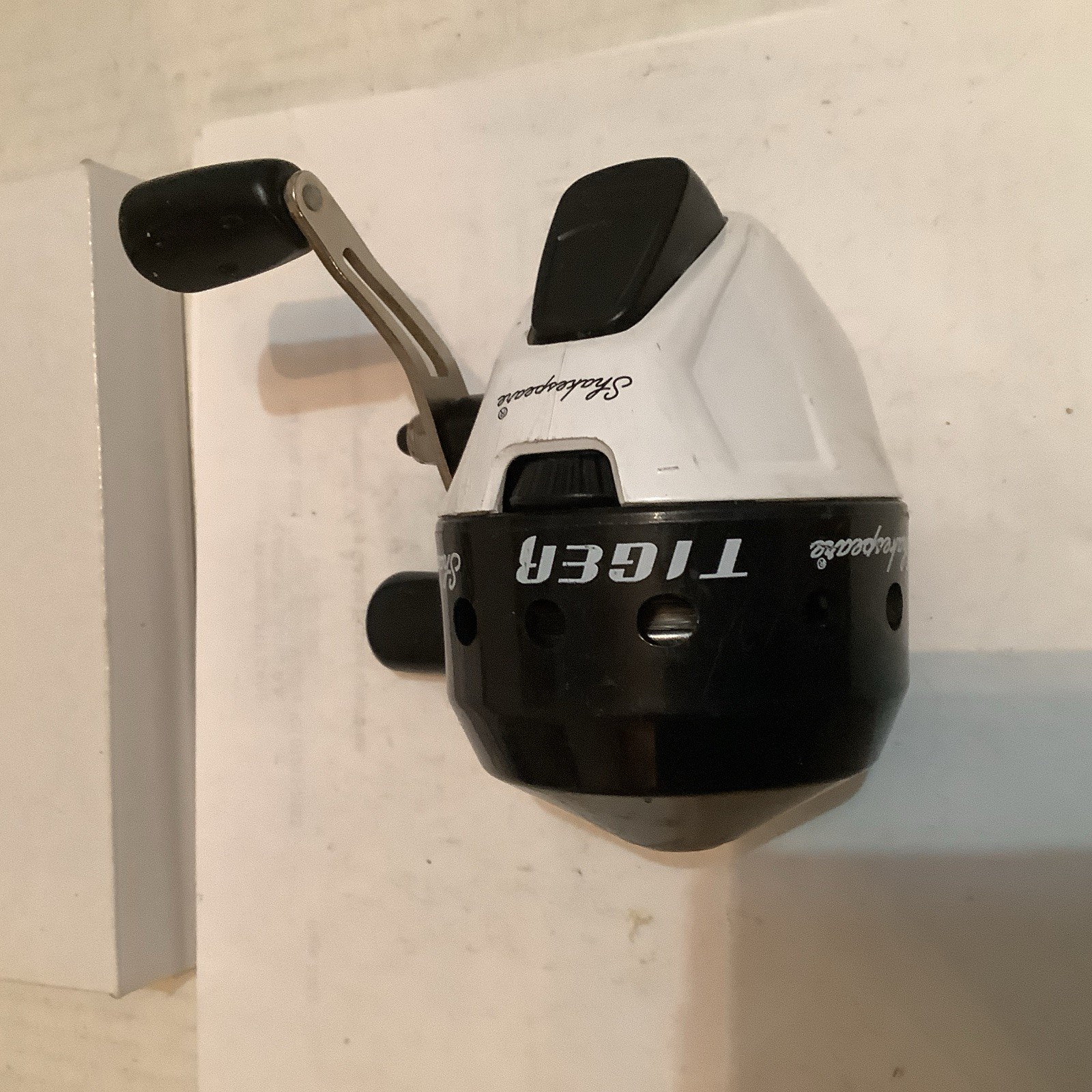 SHAKESPEARE TIGER TIGRA#15 CLOSED-FACE SPINCASTING REEL🐠