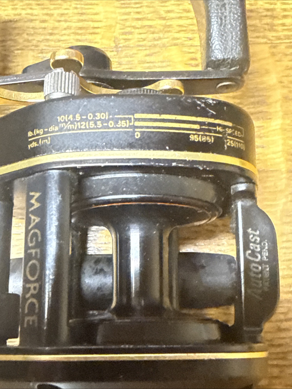 Vintage Daiwa HT 1000 Magforce Baitcast Fishing Reel