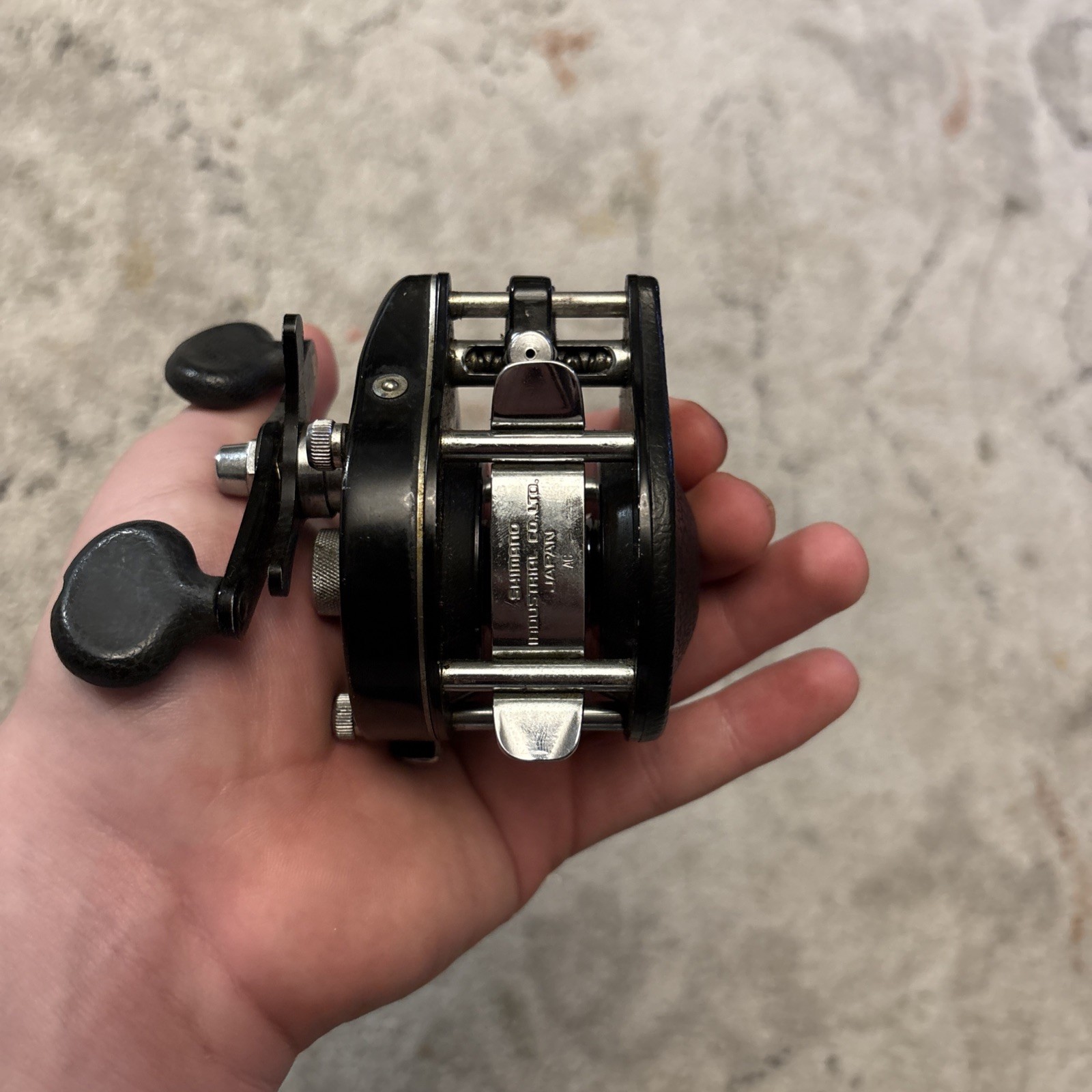 SHIMANO LEW’S SPEED SPOOL BB-1 RIGHT HANDED BAITCASTER – VINTAGE