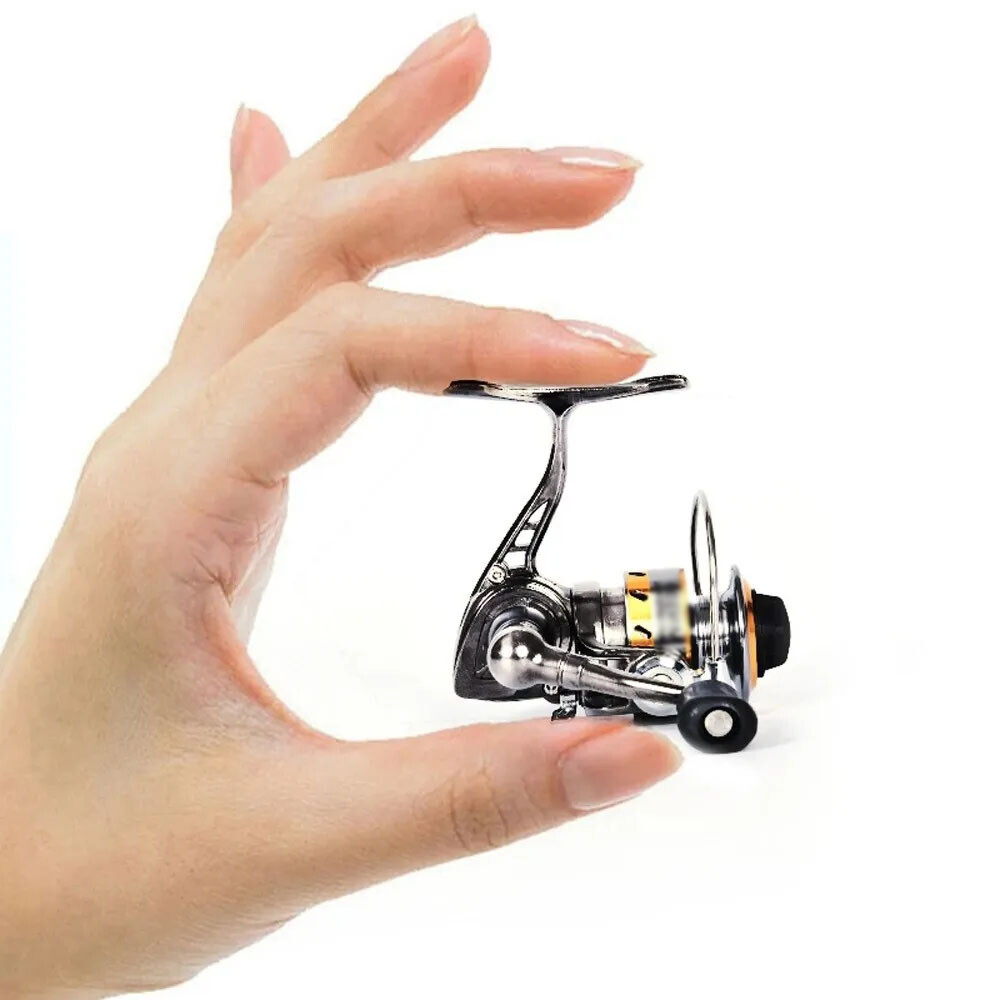 Freshwater Full Metal Mini Spinning Reels Carp Raft Fishing Wheel + Fish Hook
