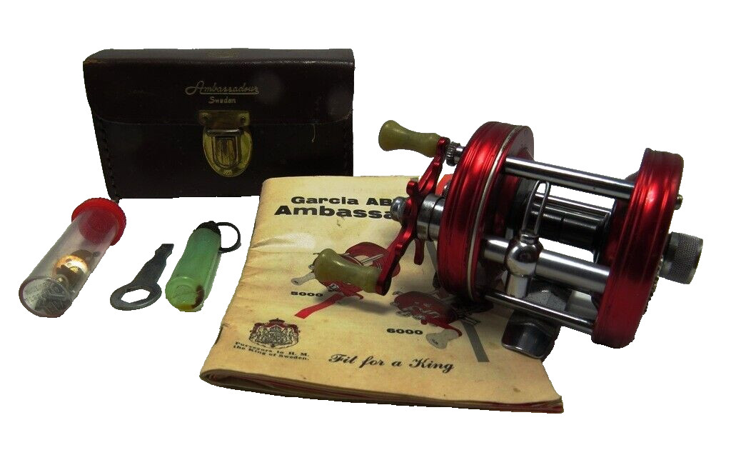 Vintage Abu Garcia Ambassadeur 5000 Baitcasting Reel w/Case, Spares, Manual-NICE