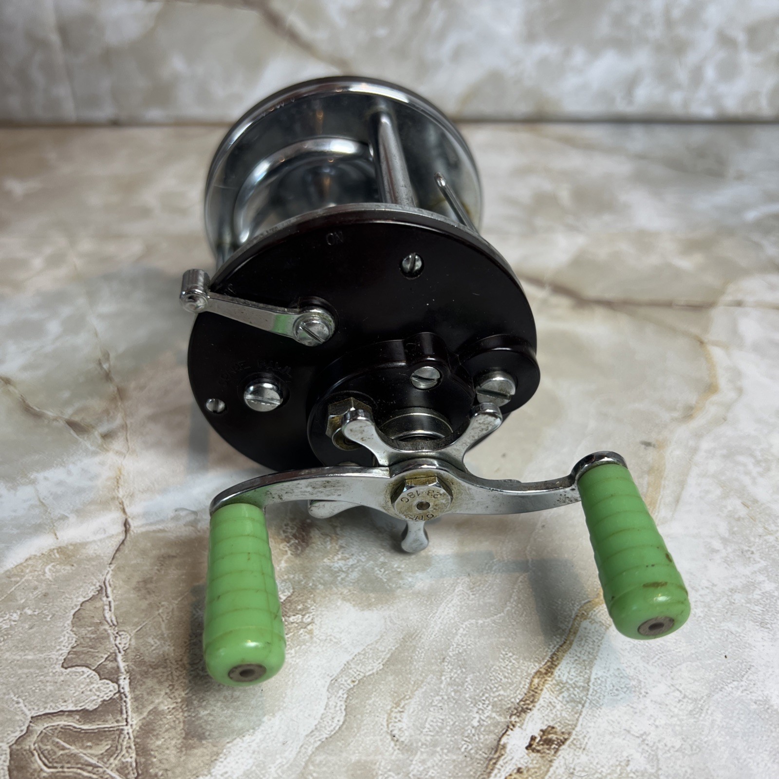 Penn Peer Fishing Reel #109 Made in USA Burgundy/Brown Sides with Green Handles