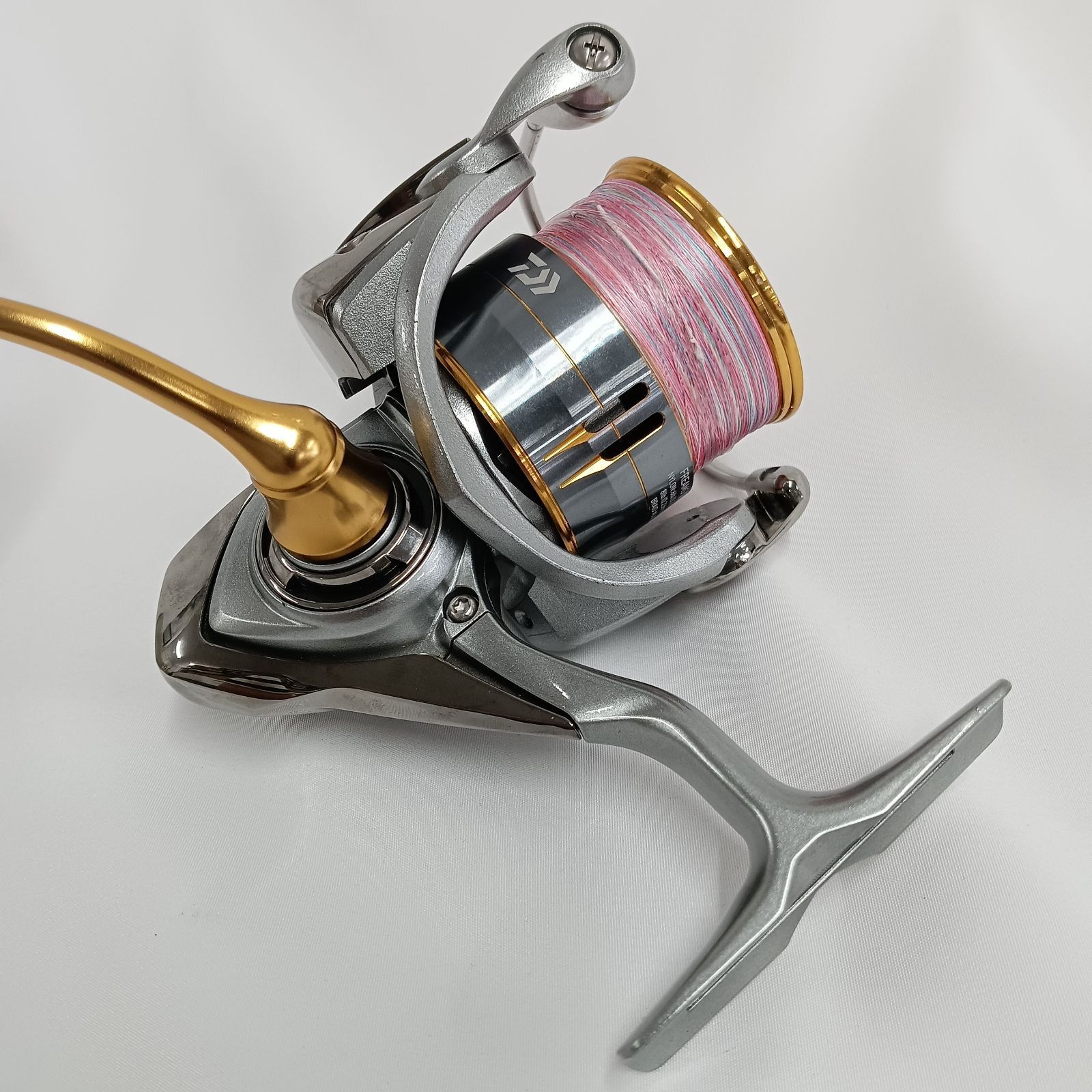 Daiwa FREAMS LT3000S-CXH Spinning Reel Silver Gold Used with Box
