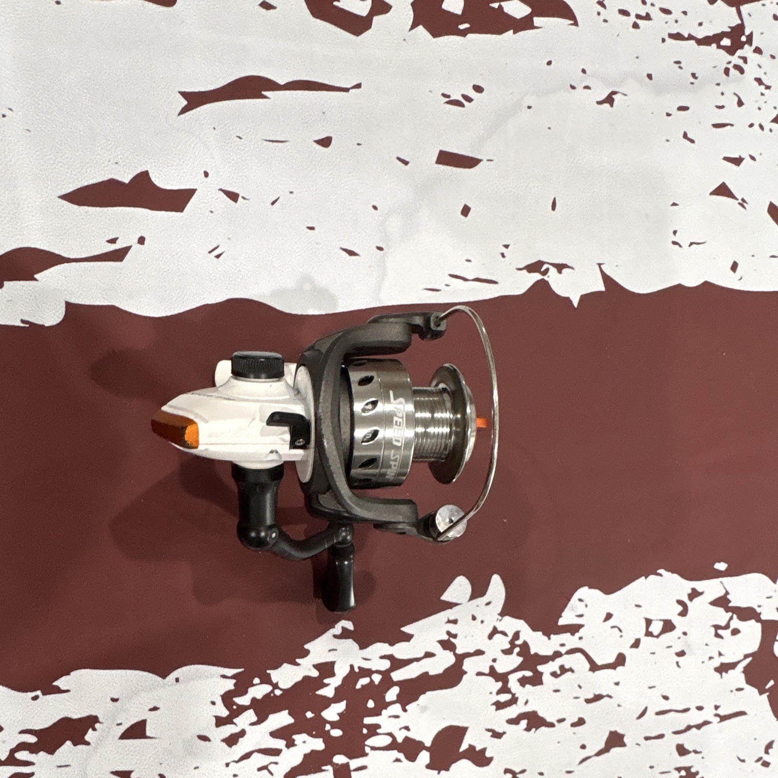 Okuma Avenger AV-30 Size 30 Spinning Reel 5.0:1 4+1BB Front Drag 10/200