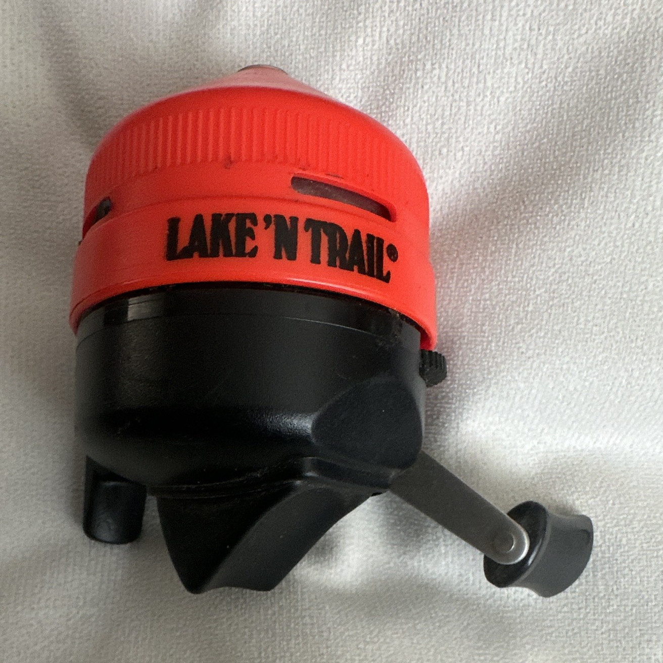 Lake ‚N Trail Right-Hand Spincast Reel, Closed Face, Red/Black
