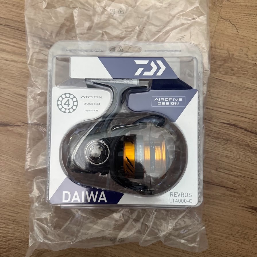 Daiwa Revros LT4000-C 5.2:1 4BB Front Drag Spinning Reel Black Gold