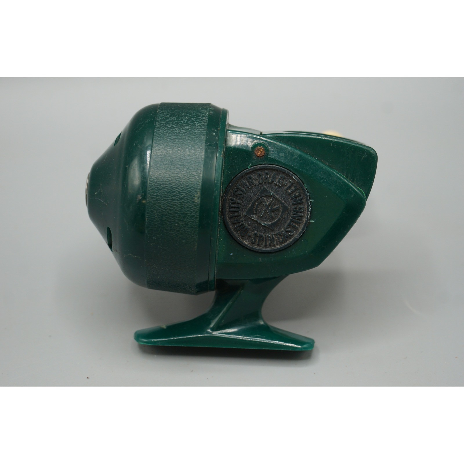 K-Mart Green Star Drag Spincasting Fishing Reel Double Handle Cream Knobs