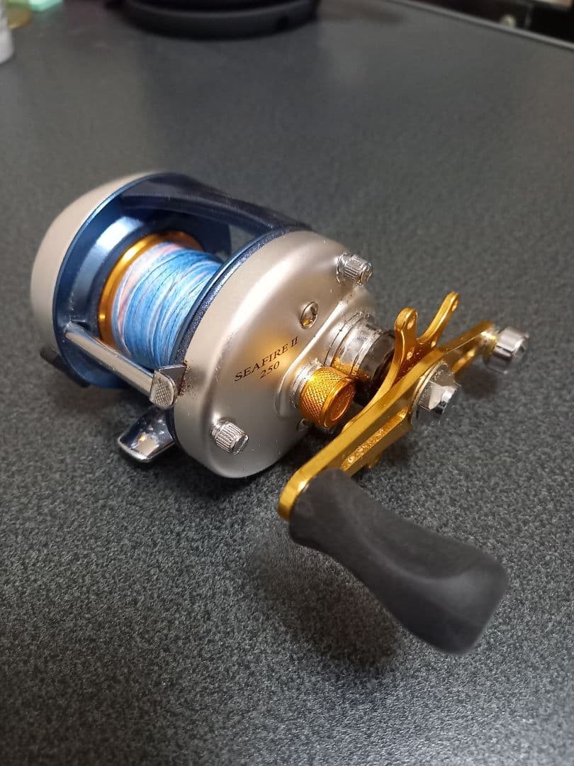 Daiwa Sea Fire II 250 Reel Used Rotates Gritty Noise As-Is Non-Working