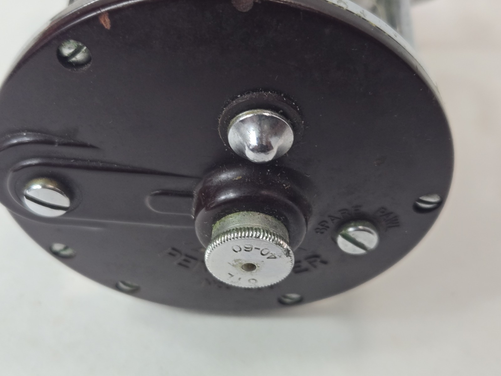 Penn Peer 209 Conventional Reel Level Wind Red Swirl Knob TESTED Good Right Hand