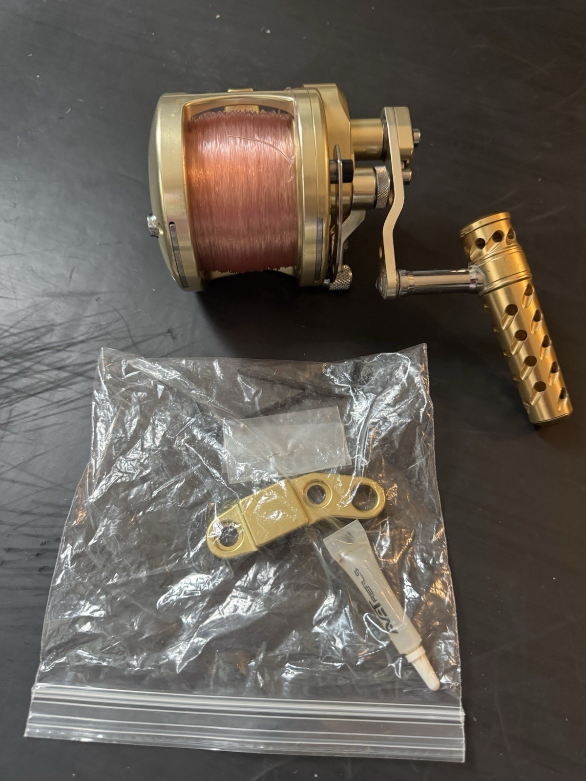 Avet HX 5/2 Two-Speed Lever Drag Trolling Reel Right-Hand Retrieve Gold