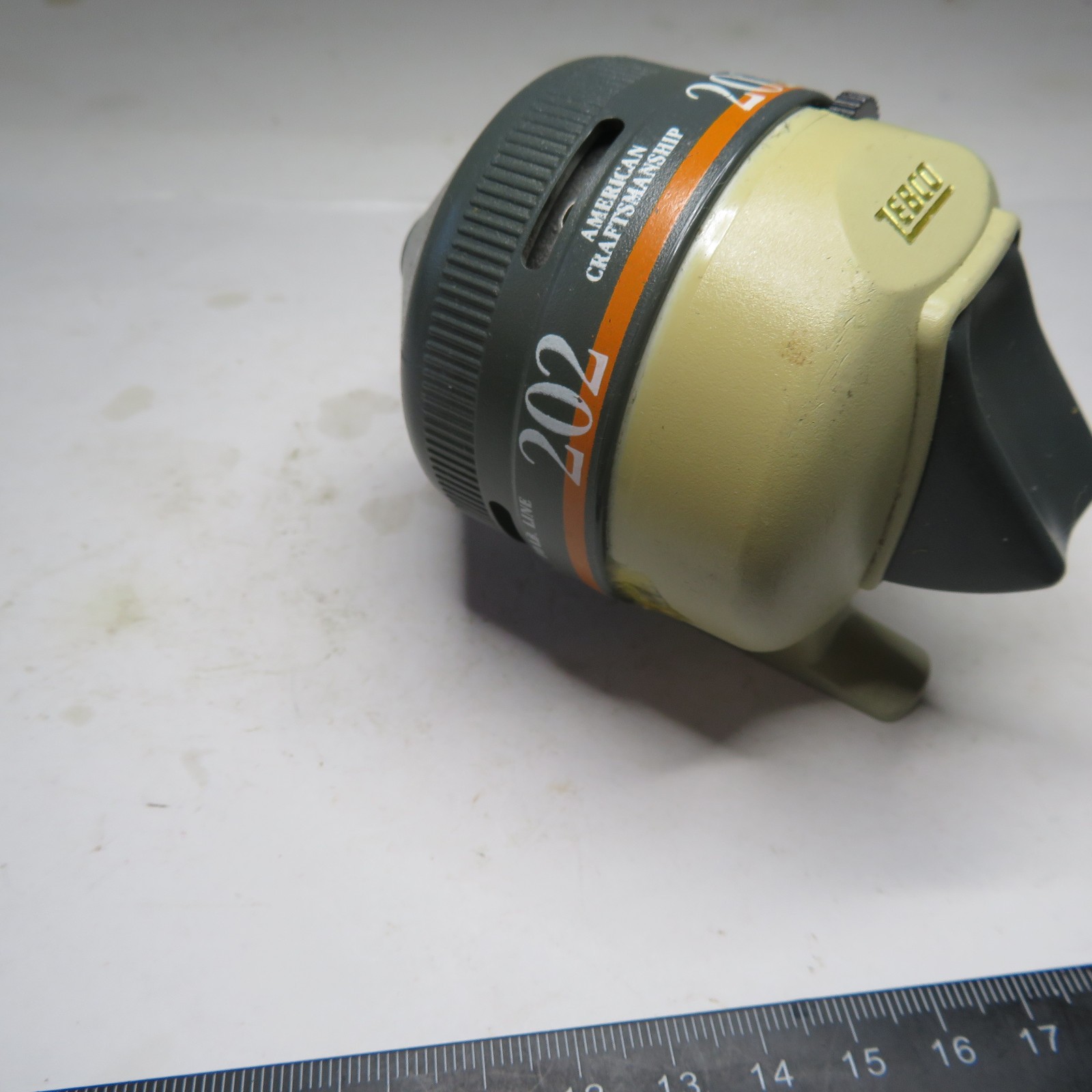 FISHING REEL ZEBCO 202 SMOOTH WIDE RANGE DRAG 10 LB LINE MADE U.S.A. GREEN
