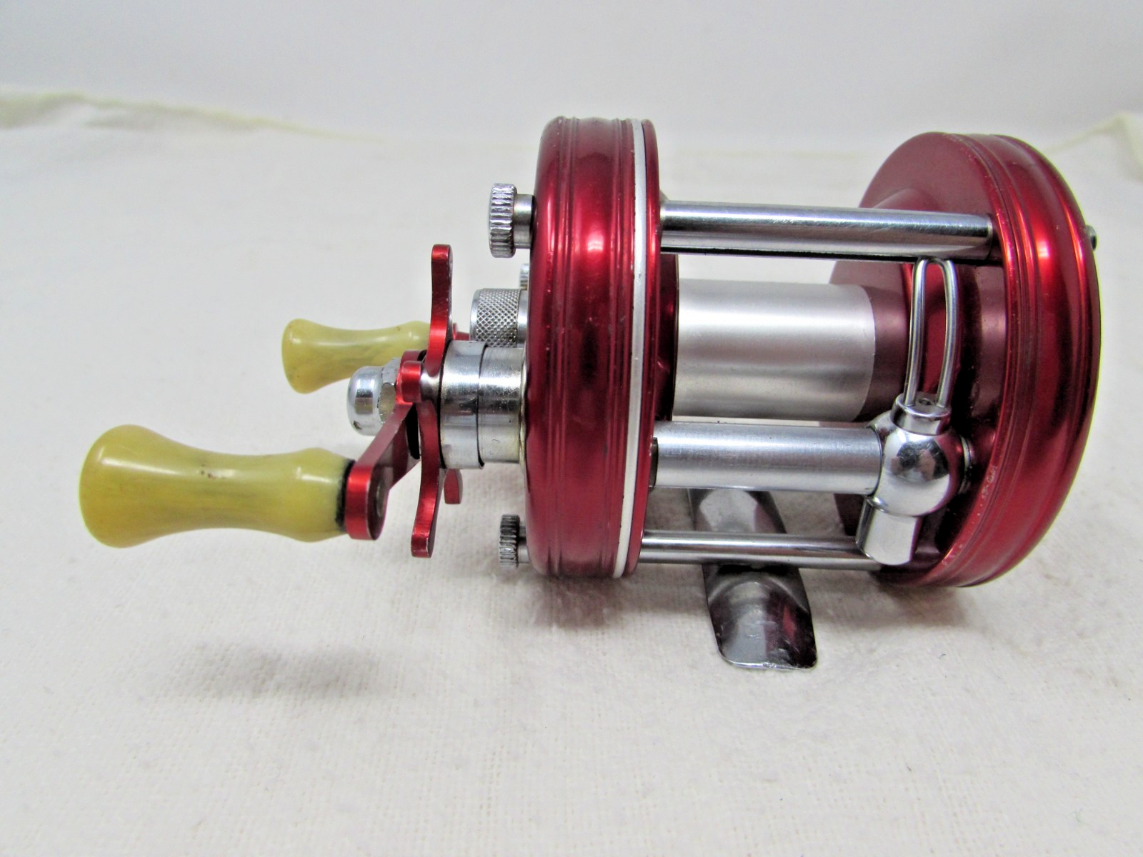 Vintage Abu Garcia Ambassadeur 5000 Red Reel Ft#643814 Clean & Oiled Ready Use