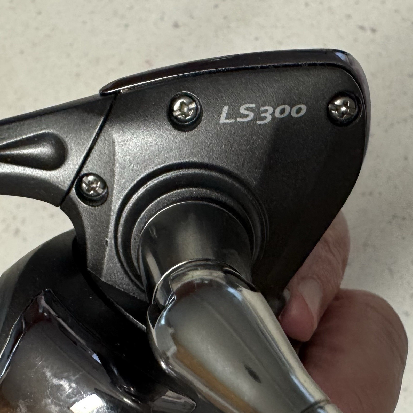 Lews Laser Speed Spin LS300 5.2:1 Gear Ratio Fishing Reel