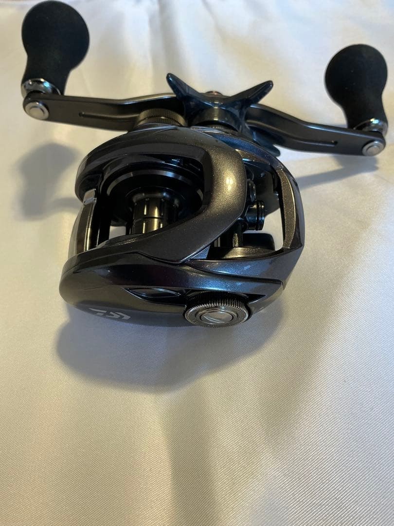 DAIWA Kohga 100L 23 Right Handle Spinning Reel Used JDM Japan