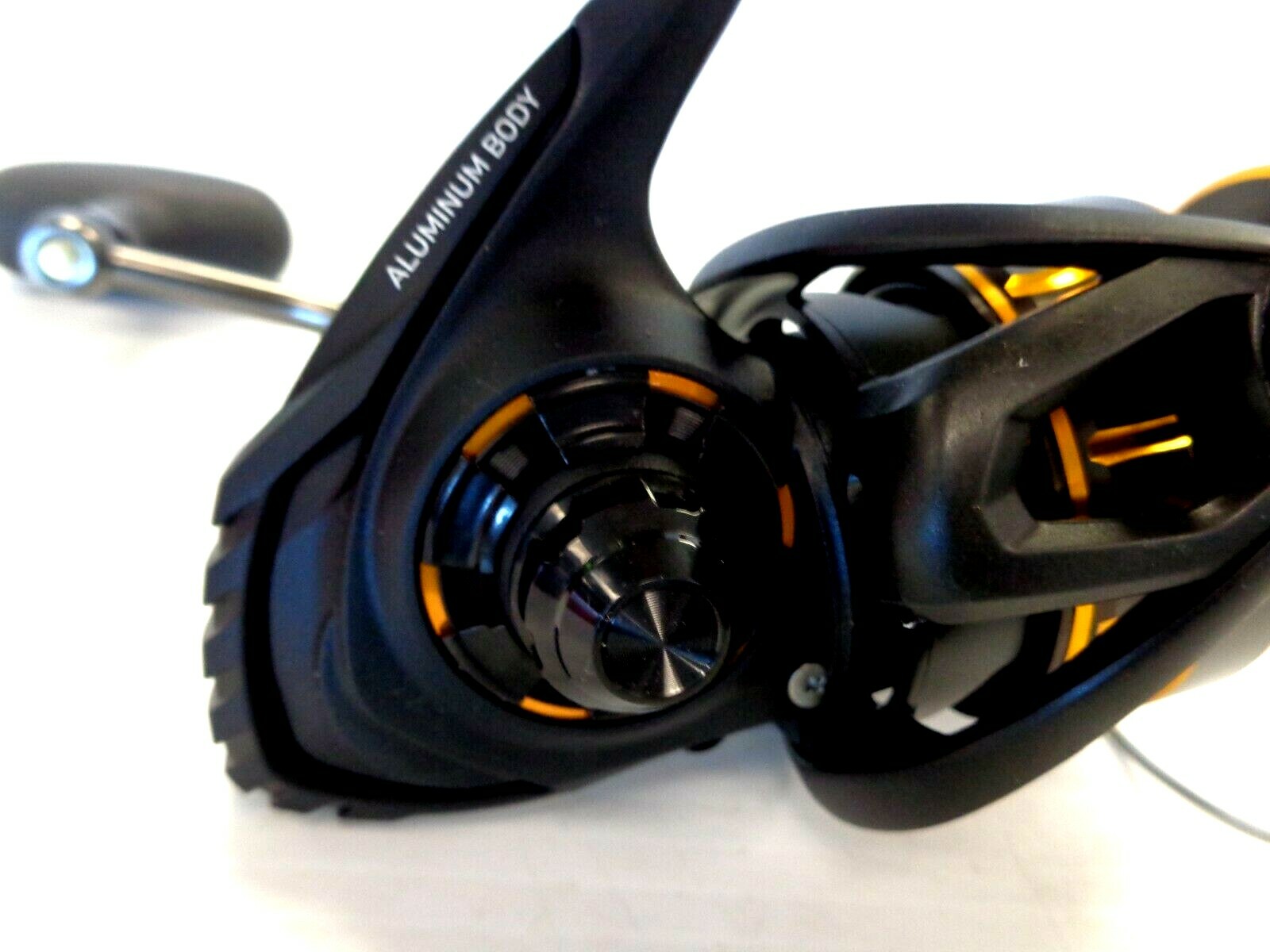 Daiwa BG 4000 Black and Gold Saltwater Spinning Reel BG4000 – NEW