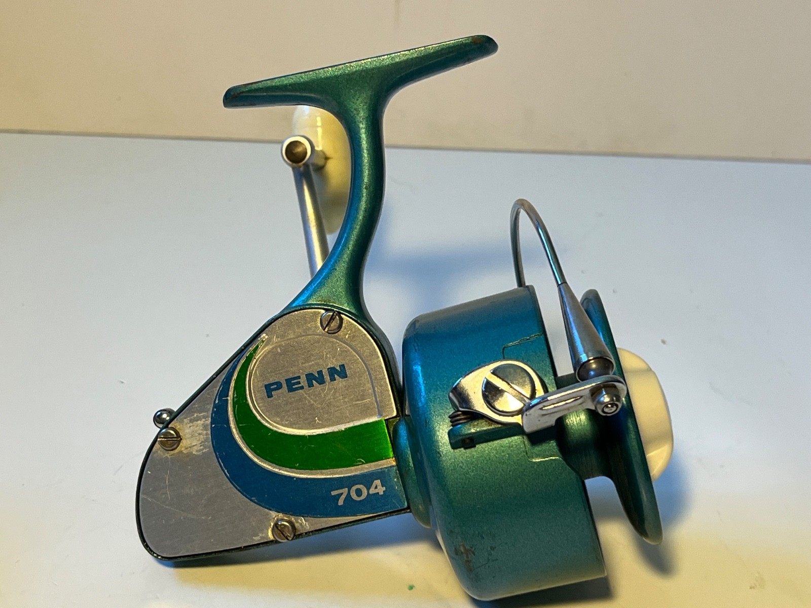 Vintage PENN 704 Deluxe Saltwater Spinning Reel made in USA