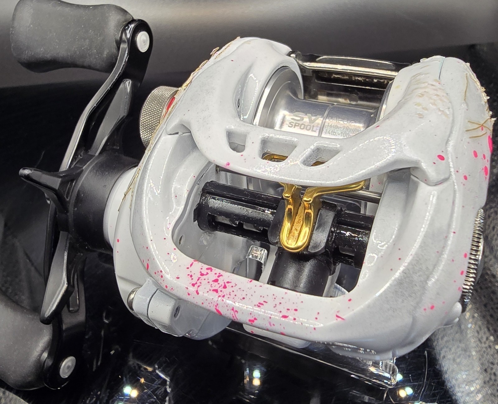 Daiwa 17 Tatula SV TW 7.3R Baitcast Reel Custom White Pink Thorn JDM SG-046