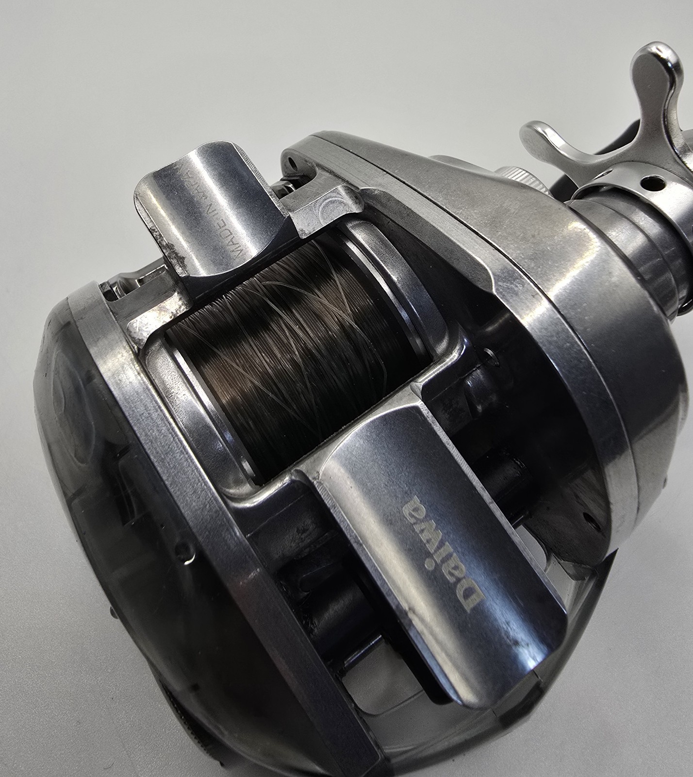 Daiwa Alphas ito 103-Ai Right Hand Megabass JDM Baitcast Reel Boxed Works Great