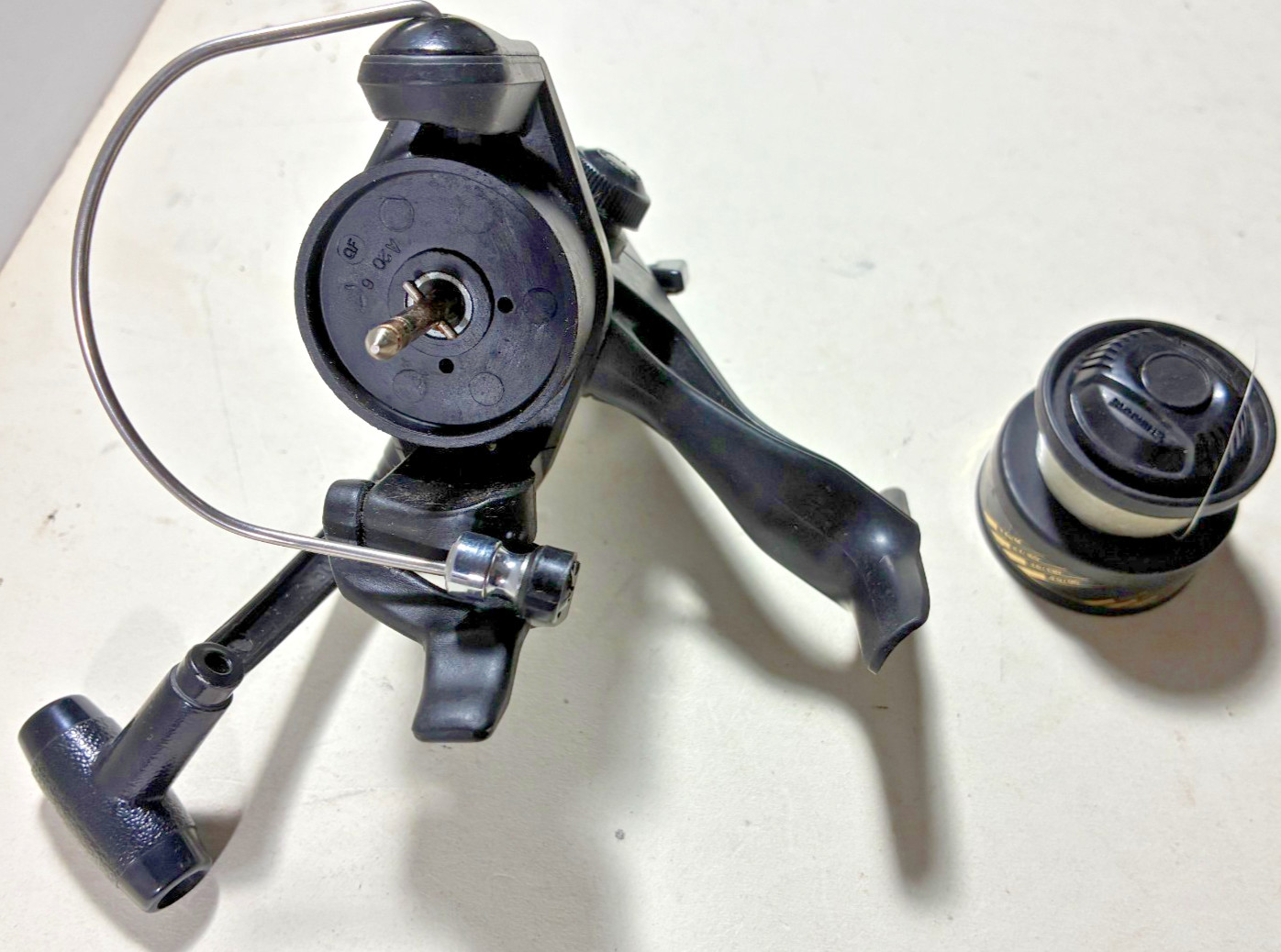 Shimano FX200 Quickfire II Spinning Fishing Reel Graphite R2 Spool Tested EX