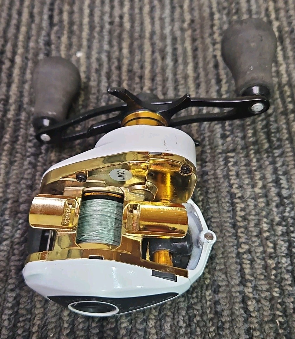 Favorite Fishing Soleus XCS Casting Reel 7.3:1 12/120 – White