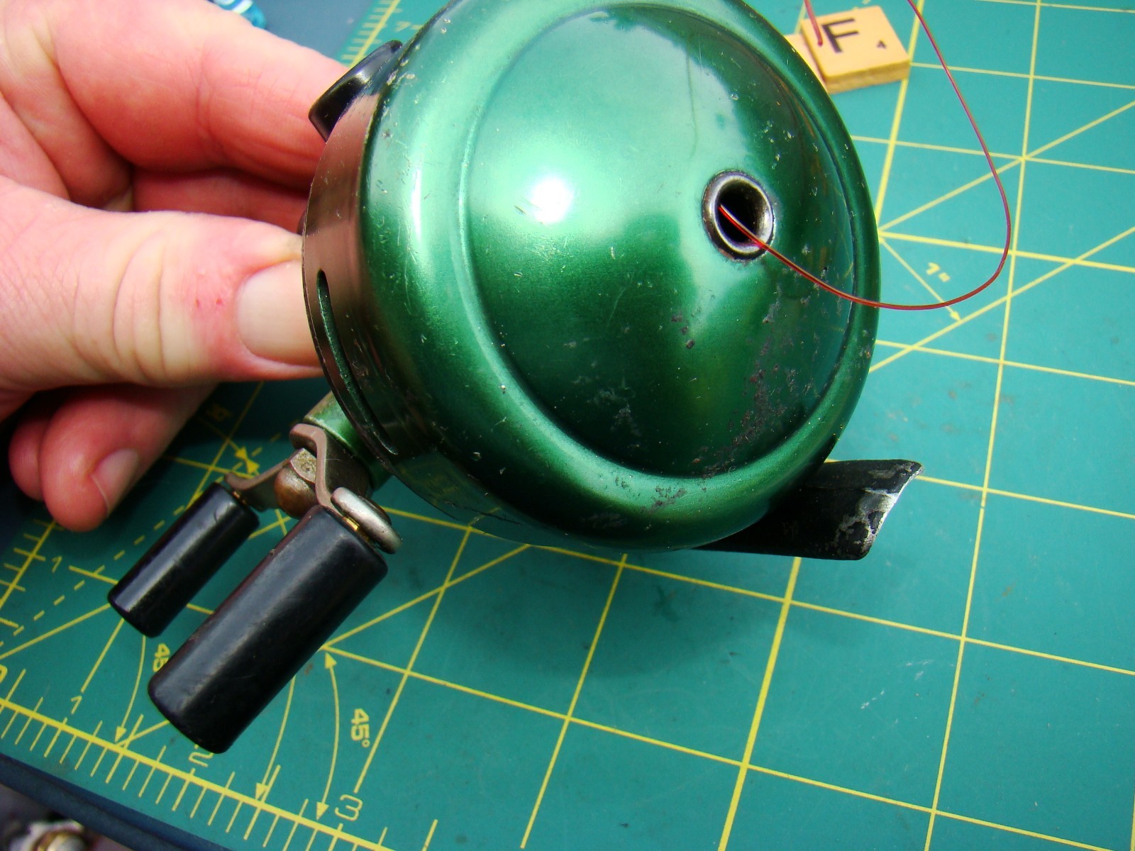 V8473 PF JOHNSON EARLY MODEL 100A THE CENTURY MADE IN USA FISHING REEL