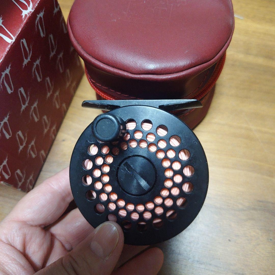 Koh-I-Noor RST Precision Fly Reel Black w/Leather Case German Engineering 3.15″