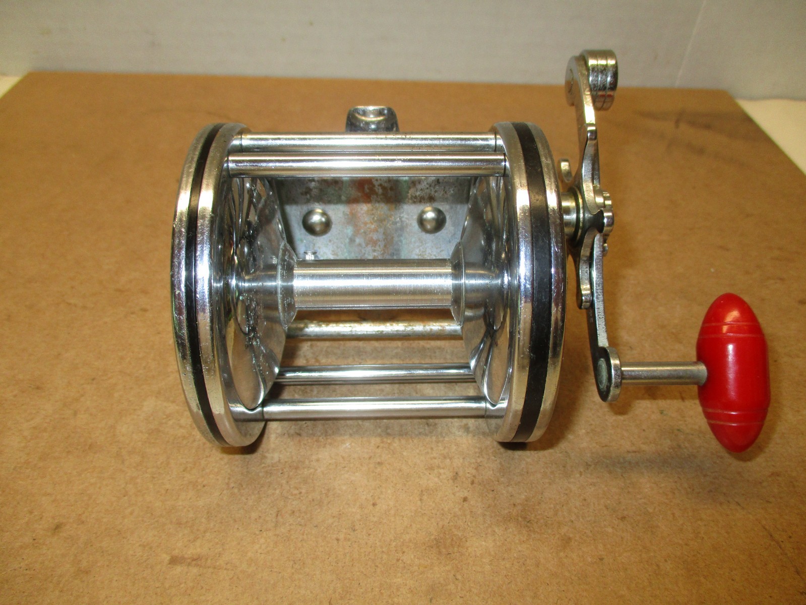 Penn Reels Penn Senator 3/0 * BLACK SOME WEAR BUT WORKS GOOD*****