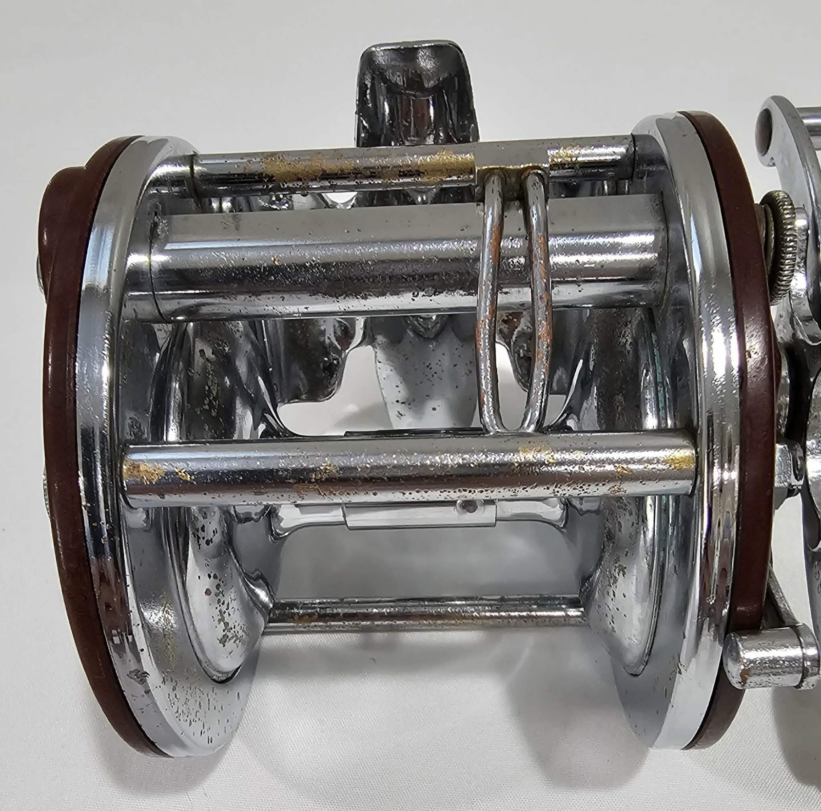 Vintage Penn Peer No. 209 Fishing Reel Maroon Bakelite Made in USA Works