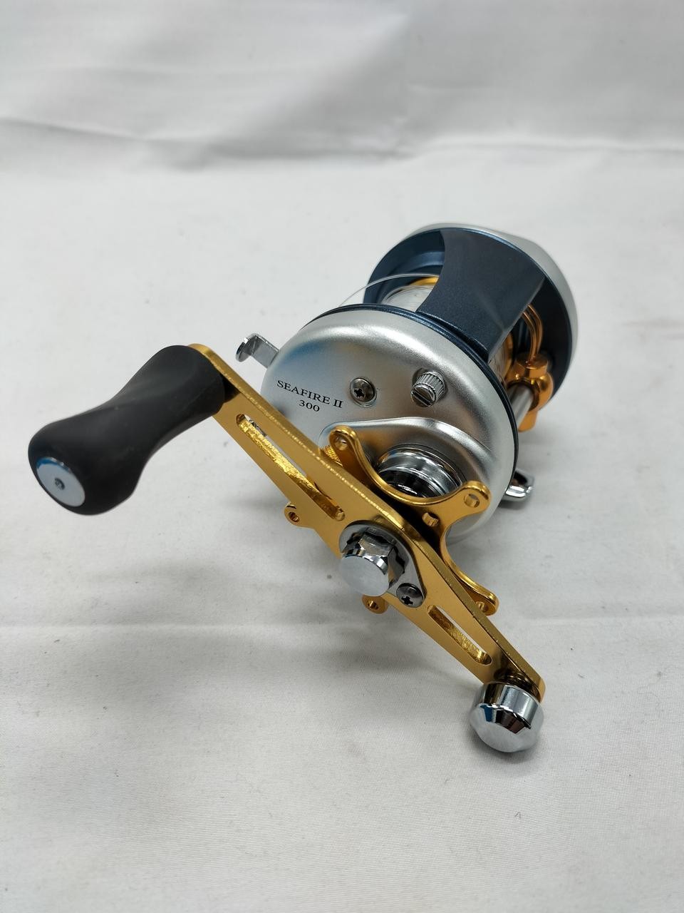 Daiwa SEAFIRE2 300 Baitcasting Reel From Japan